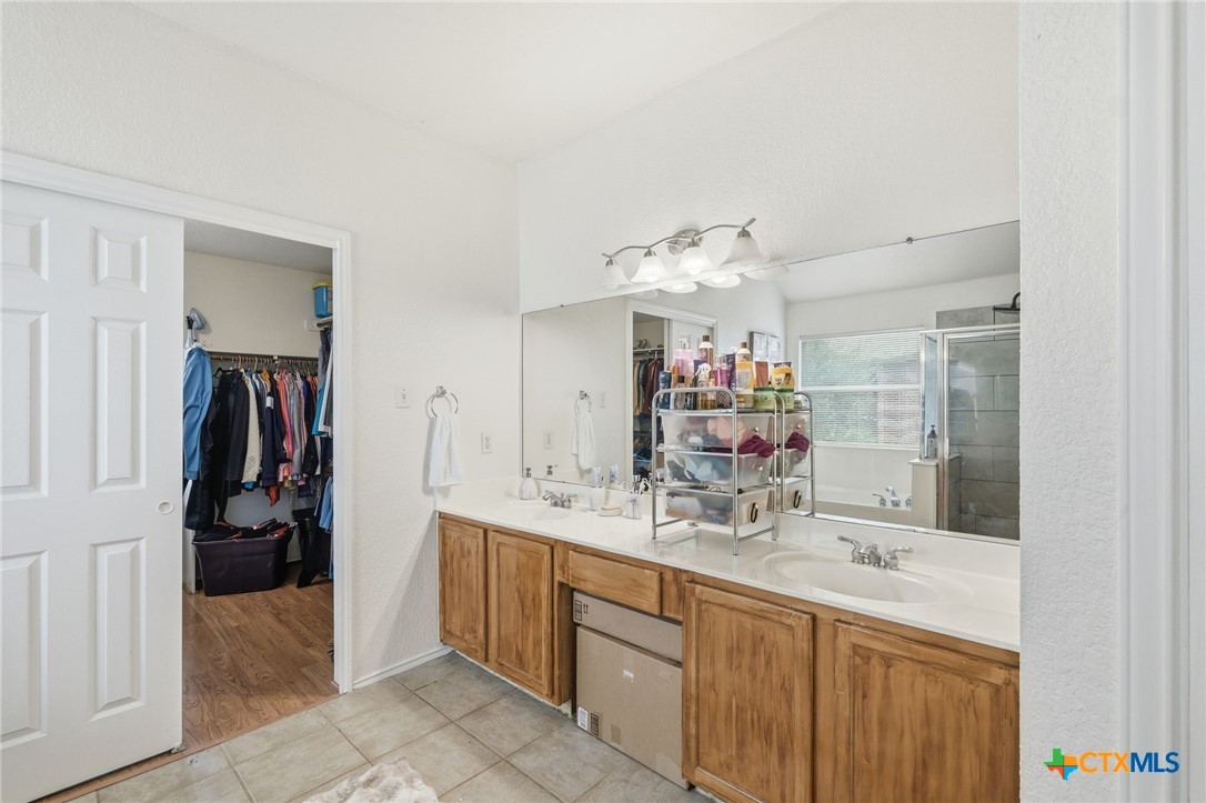 1410 Katie Lynch Drive Property Photo 16