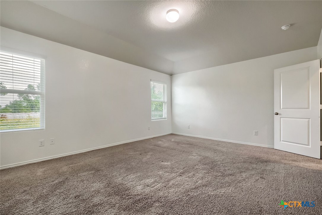 1818 Strawberry Field Property Photo 10