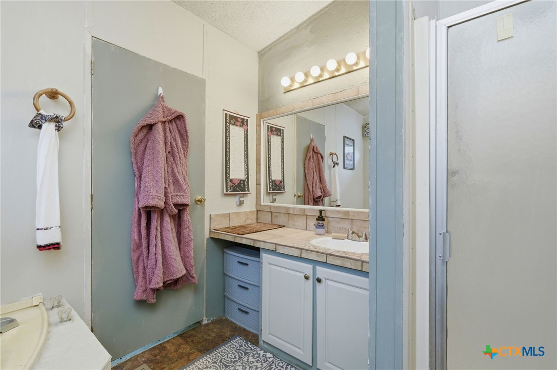200 Autumn Ridge Drive Property Photo 17