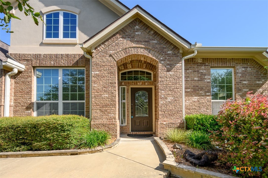 811 Cathedral Court Property Photo 1