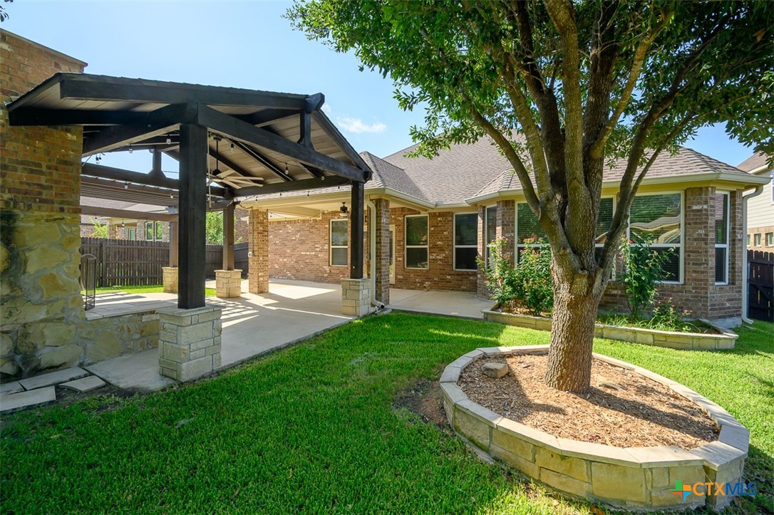 811 Cathedral Court Property Photo 19