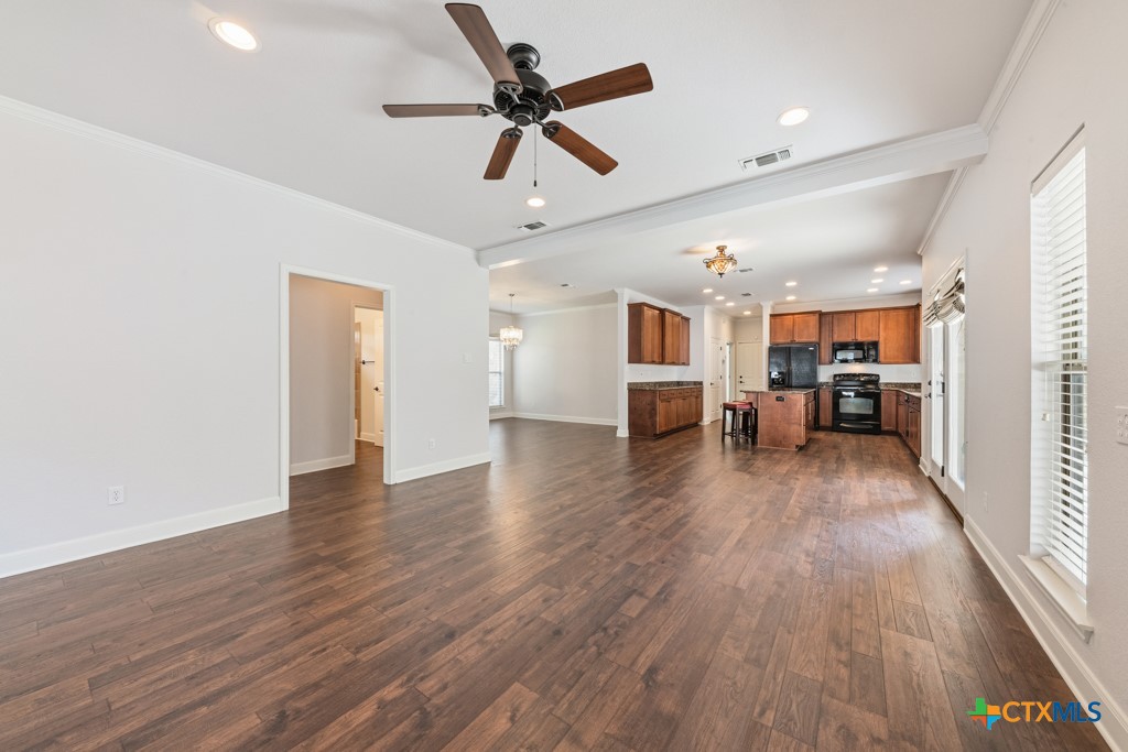 2322 Cotton Boulevard Property Photo 8