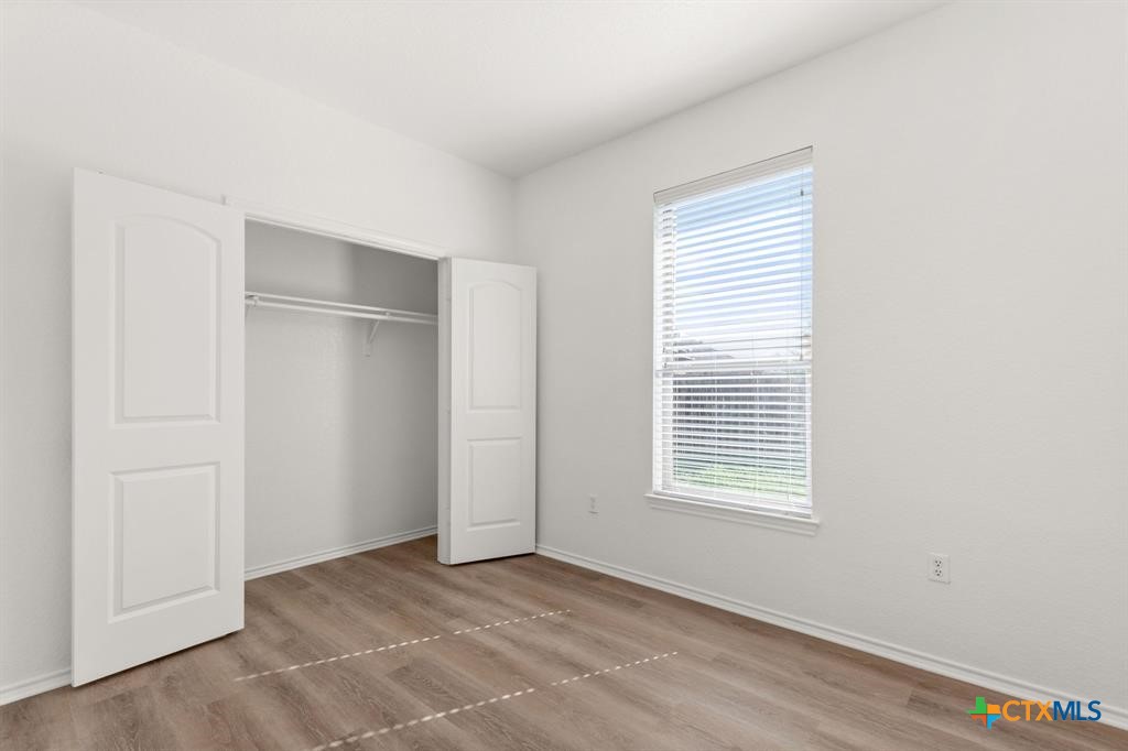 586 Creekside Circle Property Photo 12