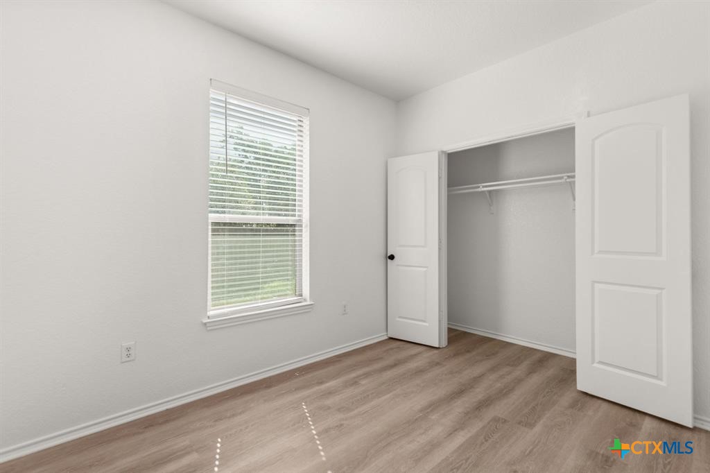 586 Creekside Circle Property Photo 13