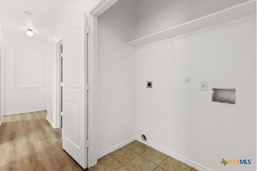 586 Creekside Circle Property Photo 15