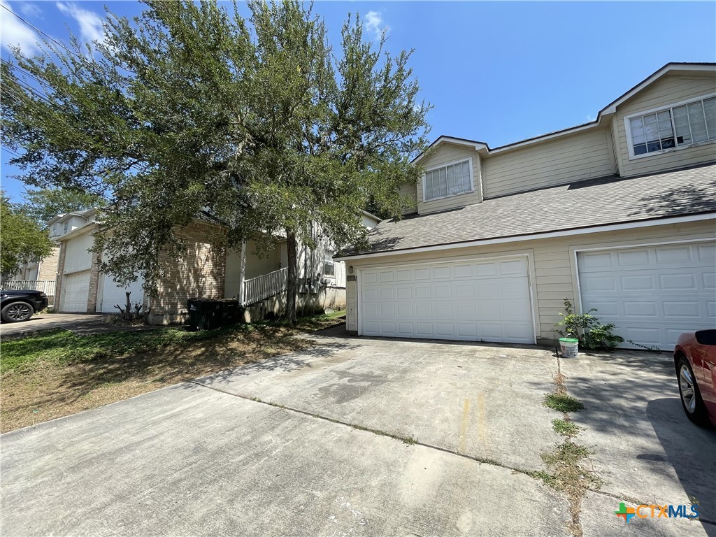 933 Sagewood Property Photo 1