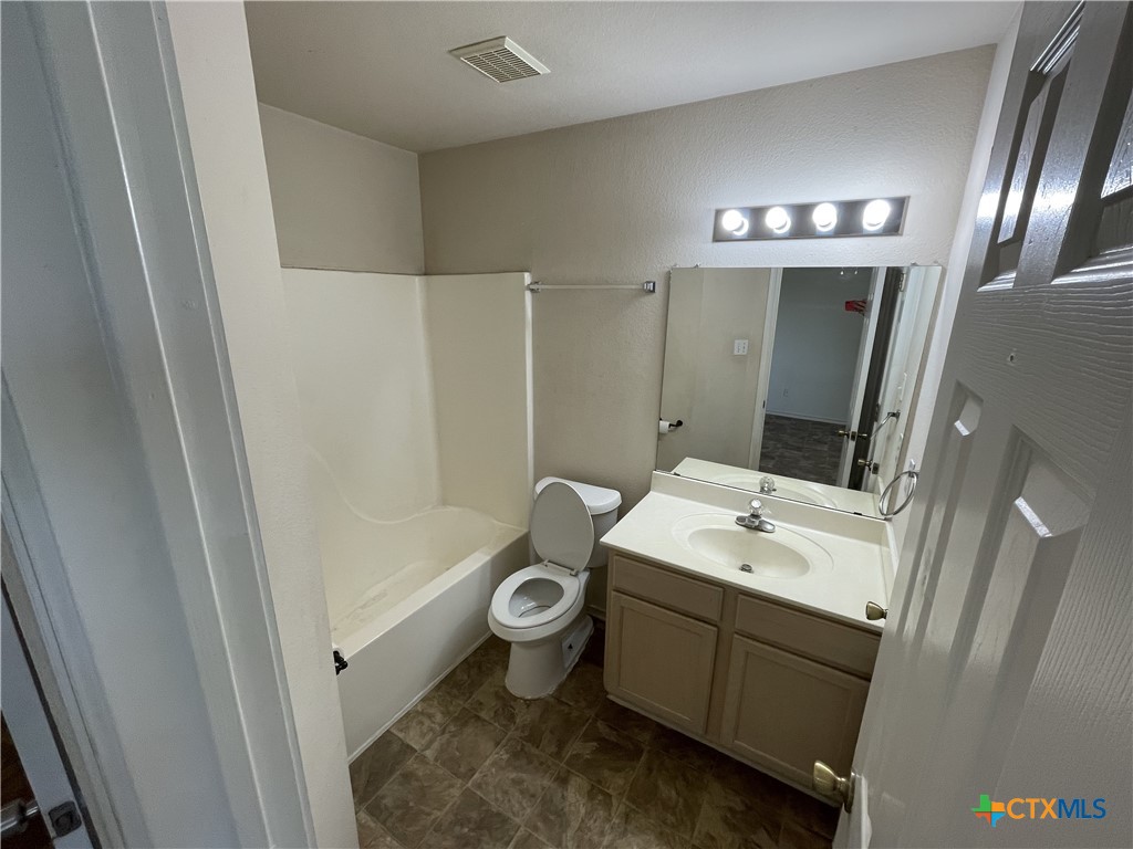 933 Sagewood Property Photo 7