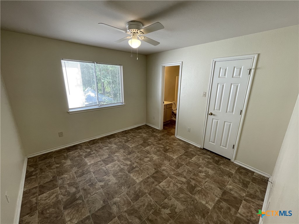 933 Sagewood Property Photo 8