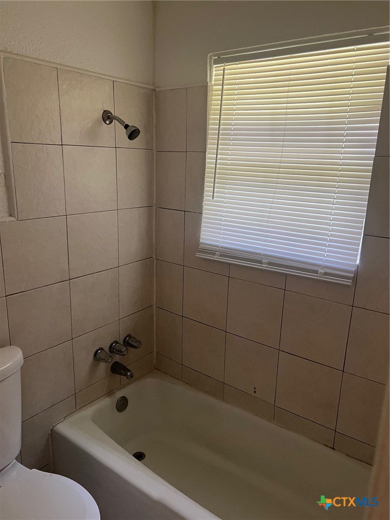516 Wolf Street Property Photo 6