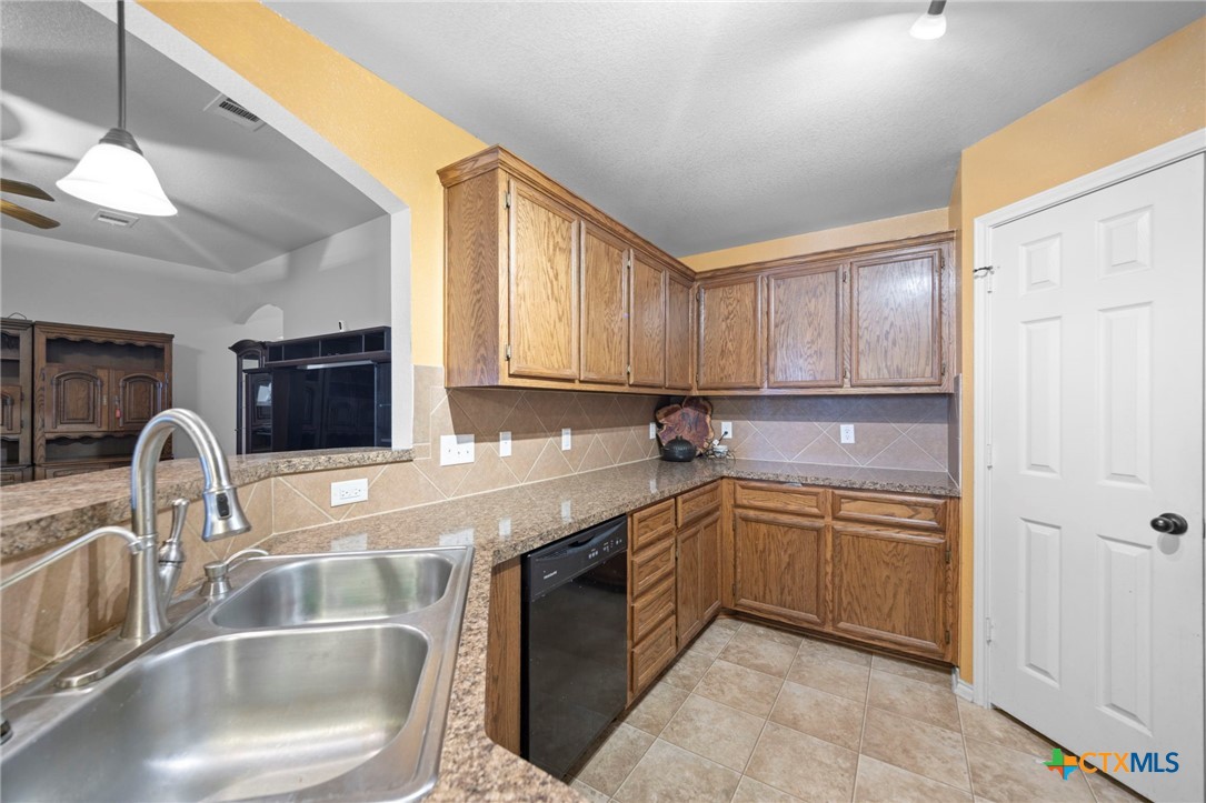 2402 Scott Drive Property Photo 10