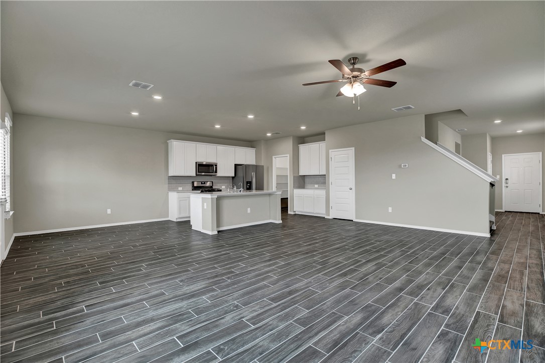 267 Kinsley Way Property Photo 6