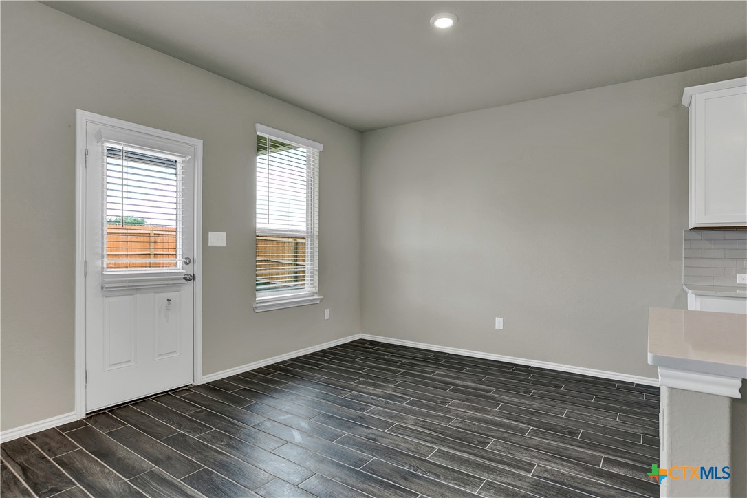 267 Kinsley Way Property Photo 10