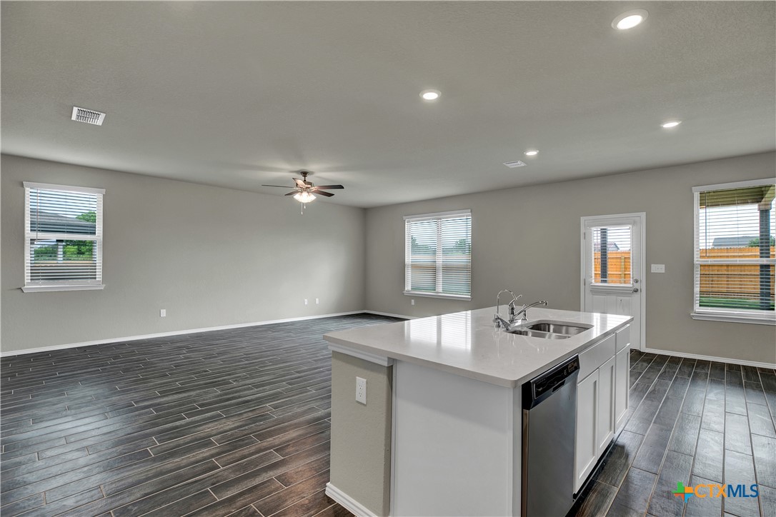 267 Kinsley Way Property Photo 12
