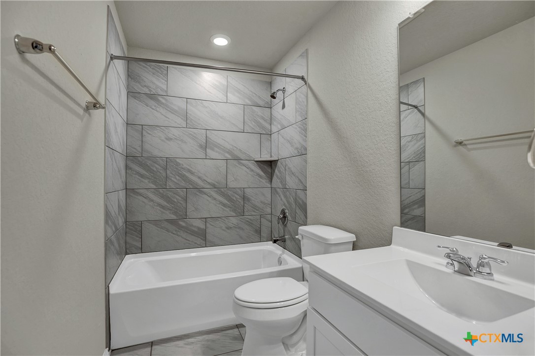 267 Kinsley Way Property Photo 25