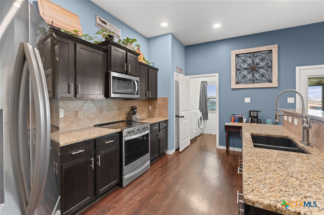 704 Ridgeview Drive Property Photo 16