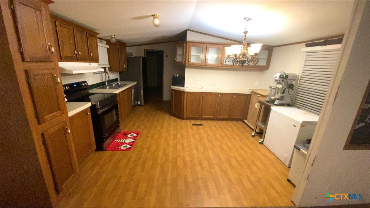 706 W Cleveland Avenue Property Photo 6