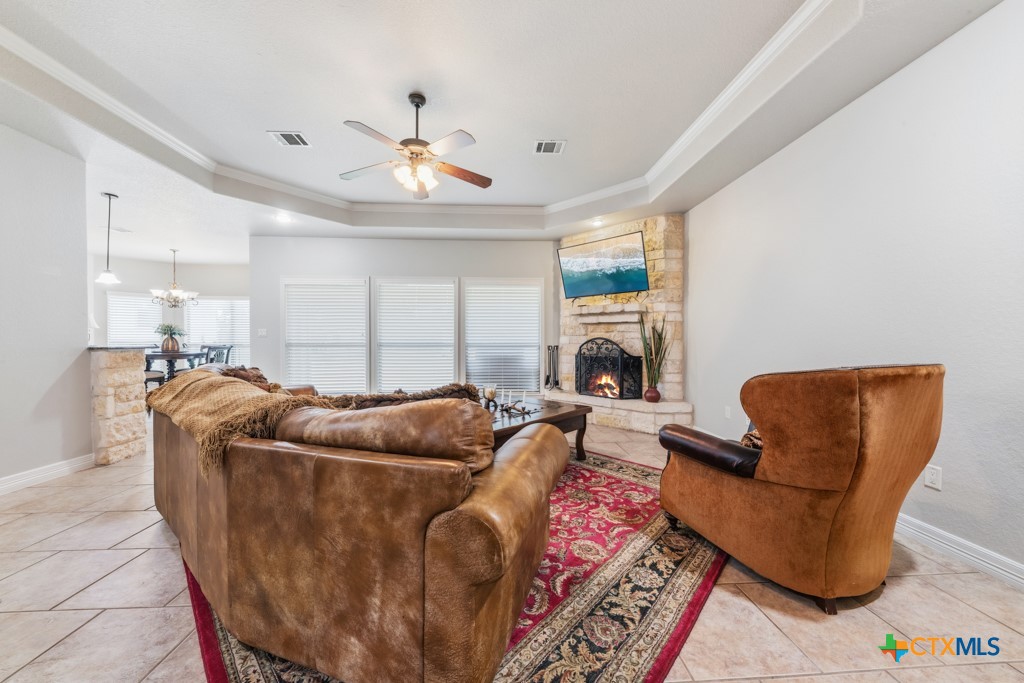 1211 Mossy Hollow Drive Property Photo 4