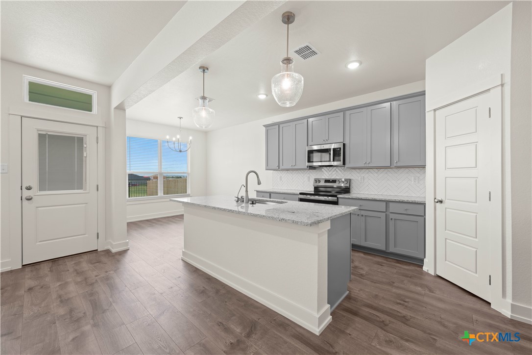 401 Mustang Loop Property Photo 14