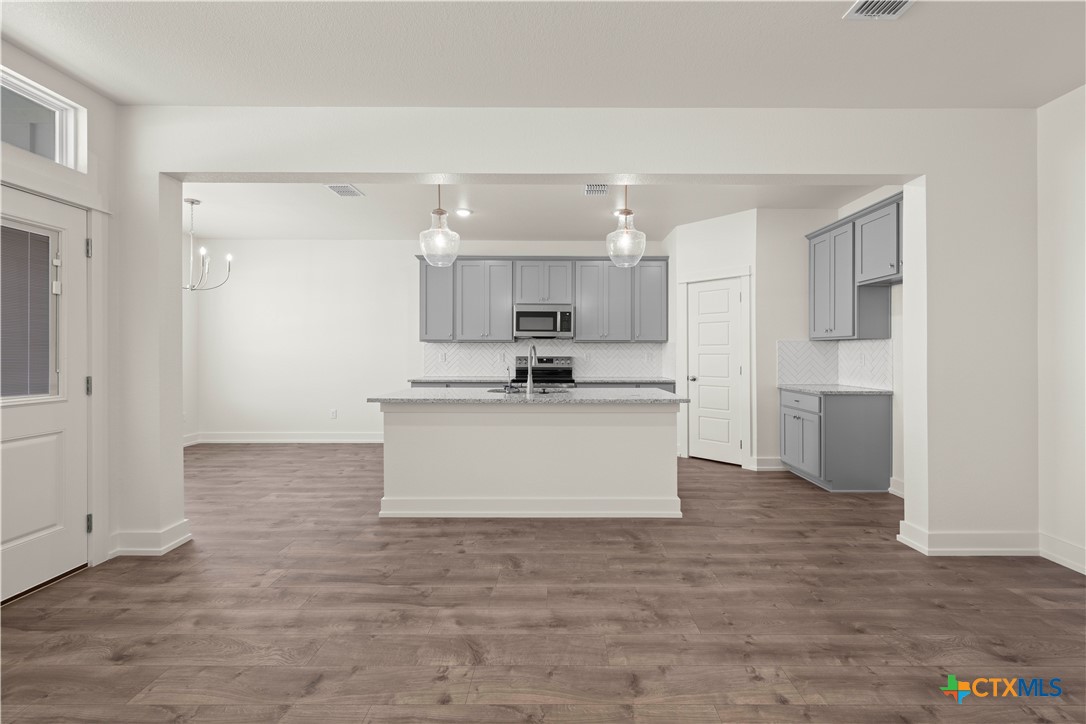 401 Mustang Loop Property Photo 15