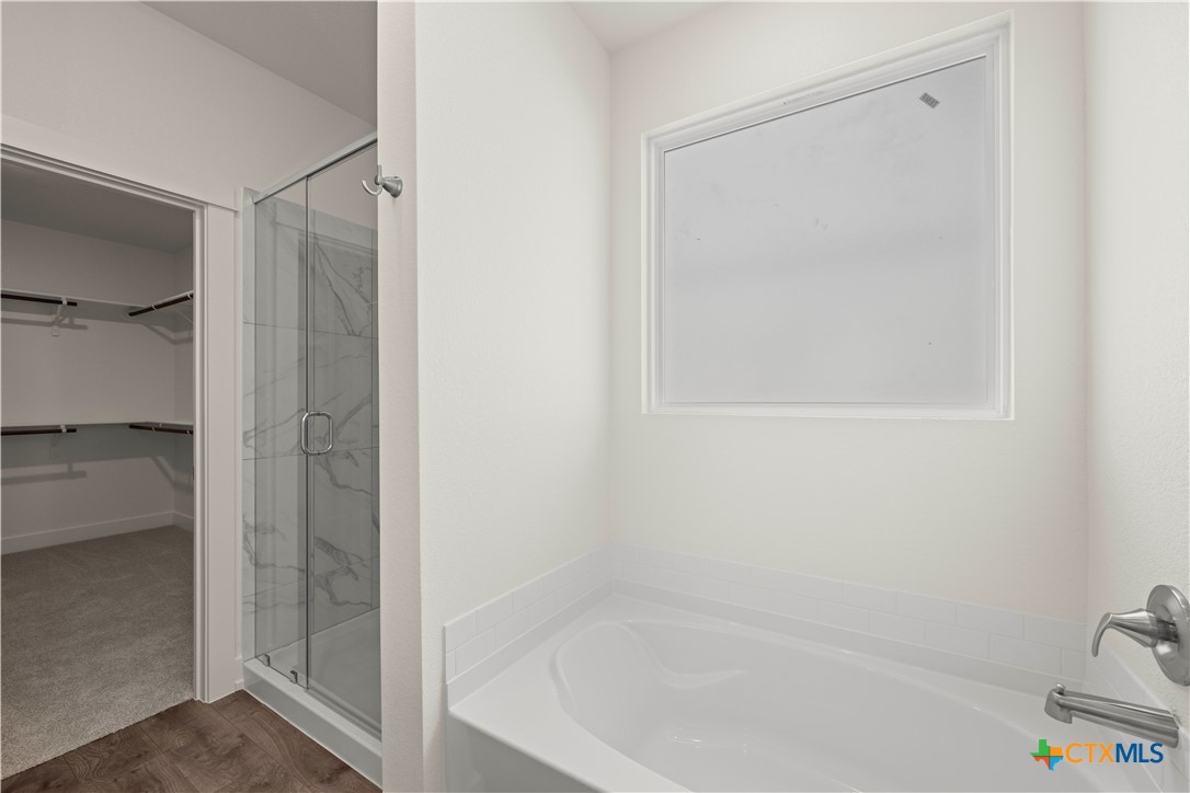 401 Mustang Loop Property Photo 24