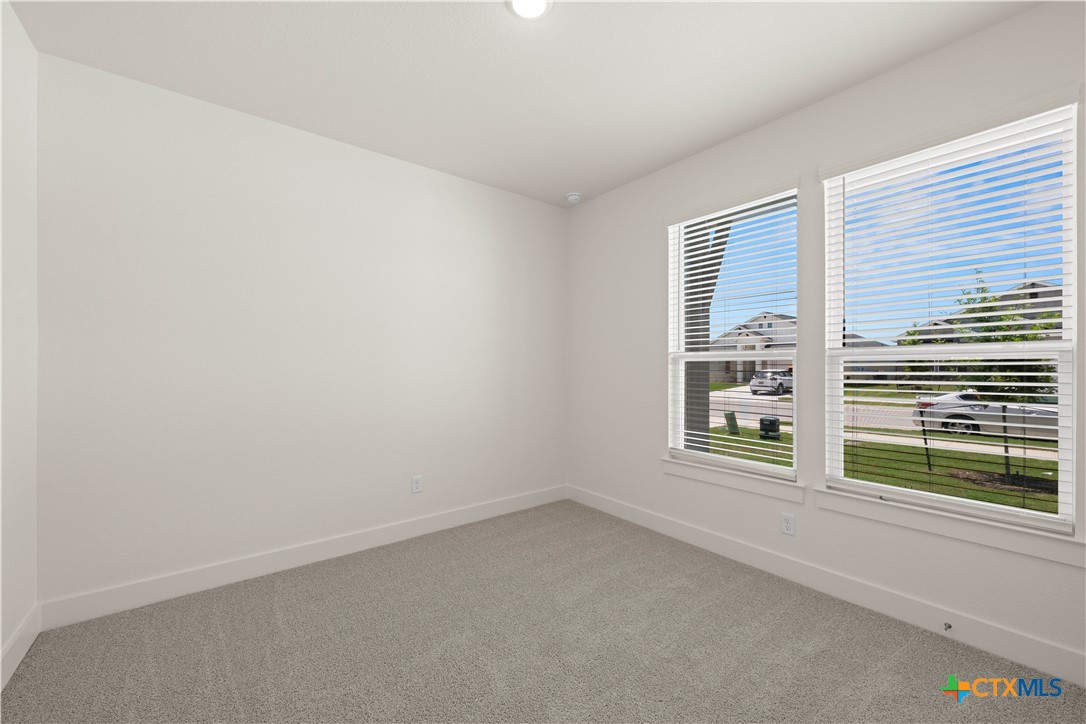 401 Mustang Loop Property Photo 29