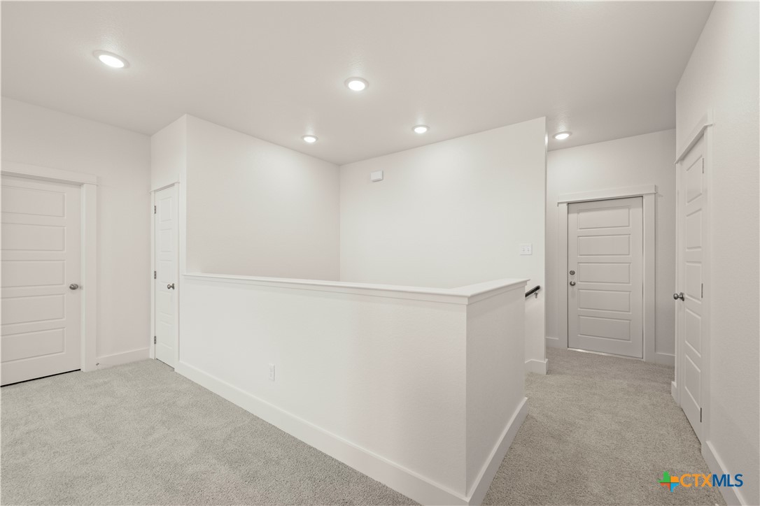 401 Mustang Loop Property Photo 31