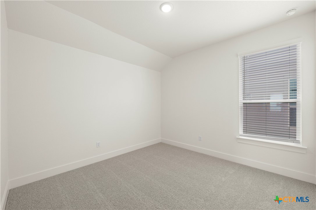 401 Mustang Loop Property Photo 44