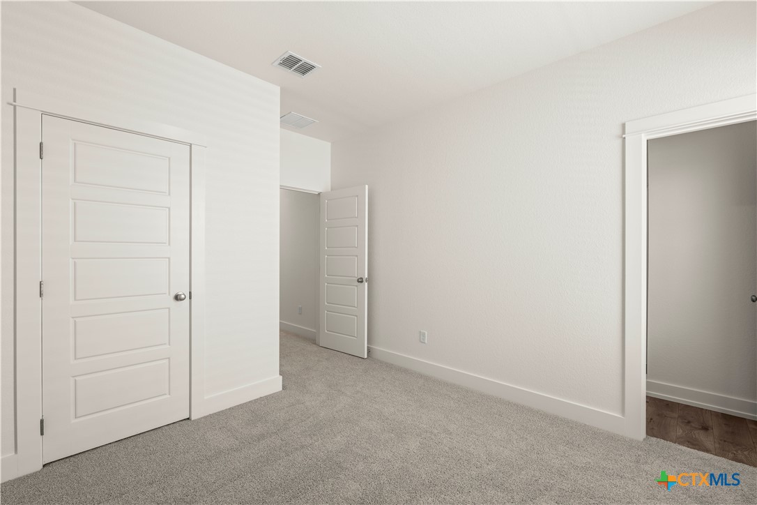 401 Mustang Loop Property Photo 47