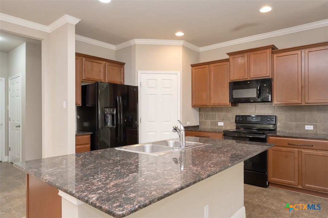 7523 Buffalo Grass Drive Property Photo 4