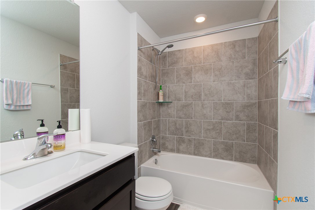 1916 Deodar Drive Property Photo 18