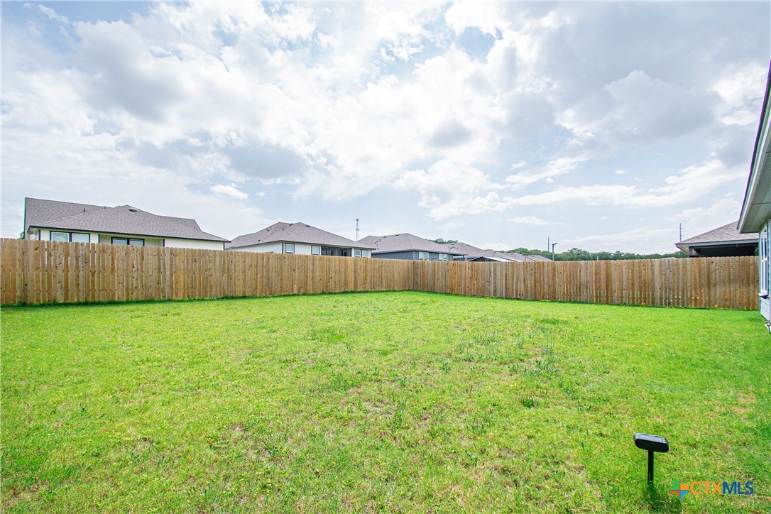 1916 Deodar Drive Property Photo 19