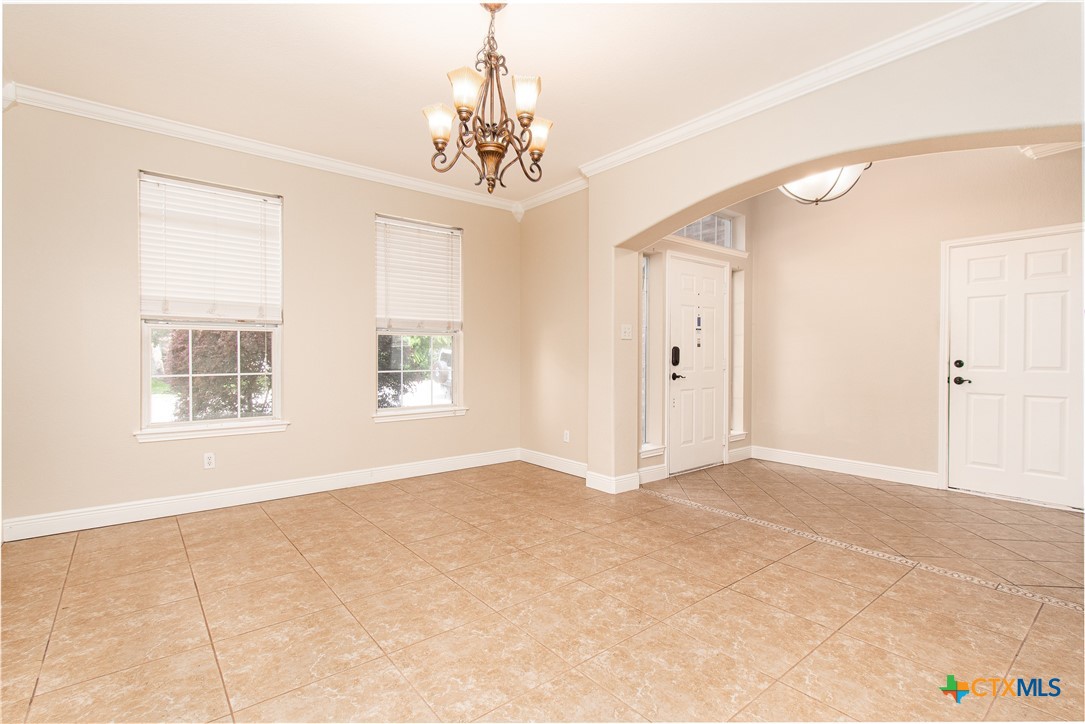 1705 Ascot Lane Property Photo 4