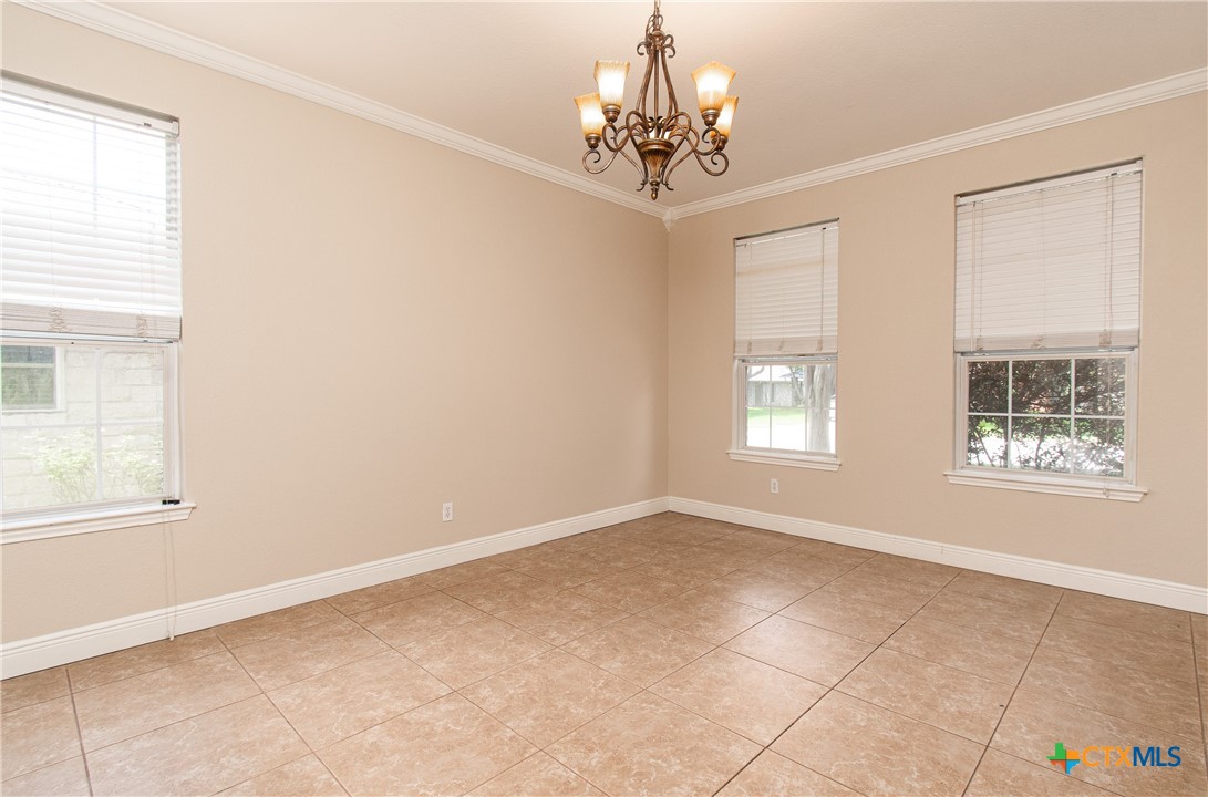 1705 Ascot Lane Property Photo 8