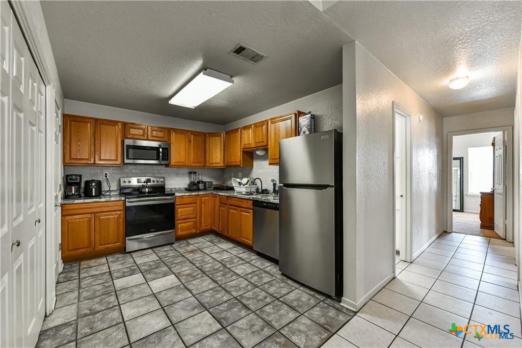 3805 Hitchrock Drive Property Photo 3
