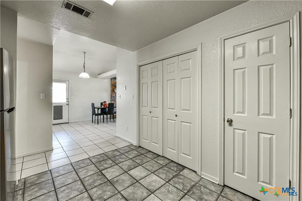3805 Hitchrock Drive Property Photo 4