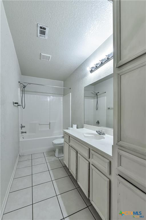 3805 Hitchrock Drive Property Photo 5