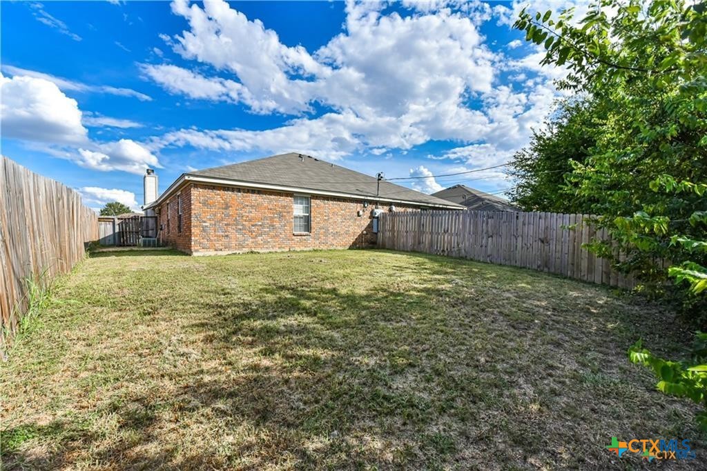 3805 Hitchrock Drive Property Photo 8
