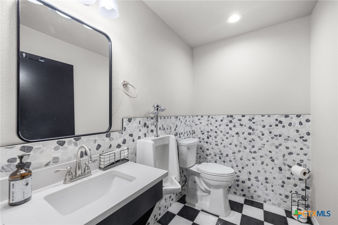 210 E Central Avenue F Property Photo 9