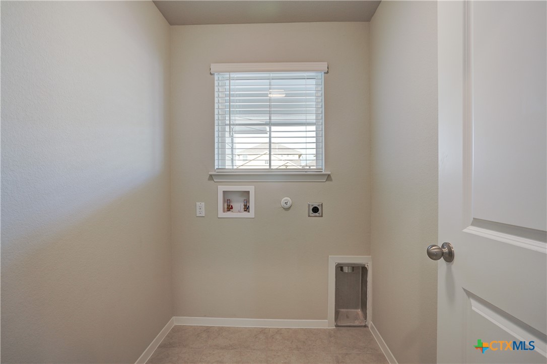 171 White Dunes Drive Property Photo 6