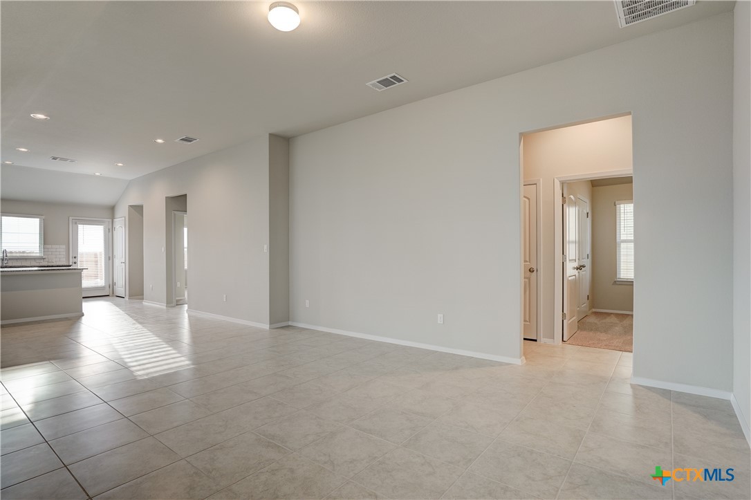 171 White Dunes Drive Property Photo 7