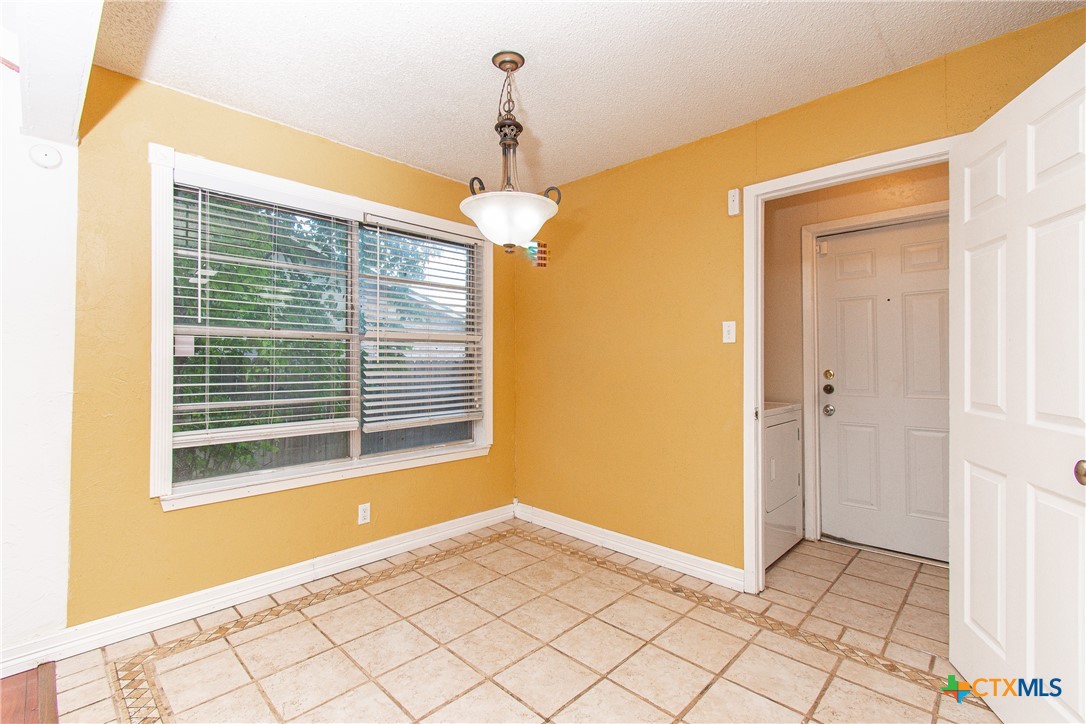 2001 Eisenhower Drive Property Photo 6