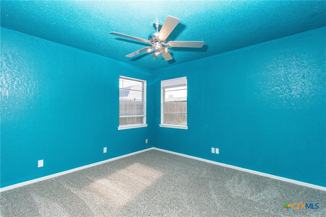 2001 Eisenhower Drive Property Photo 11