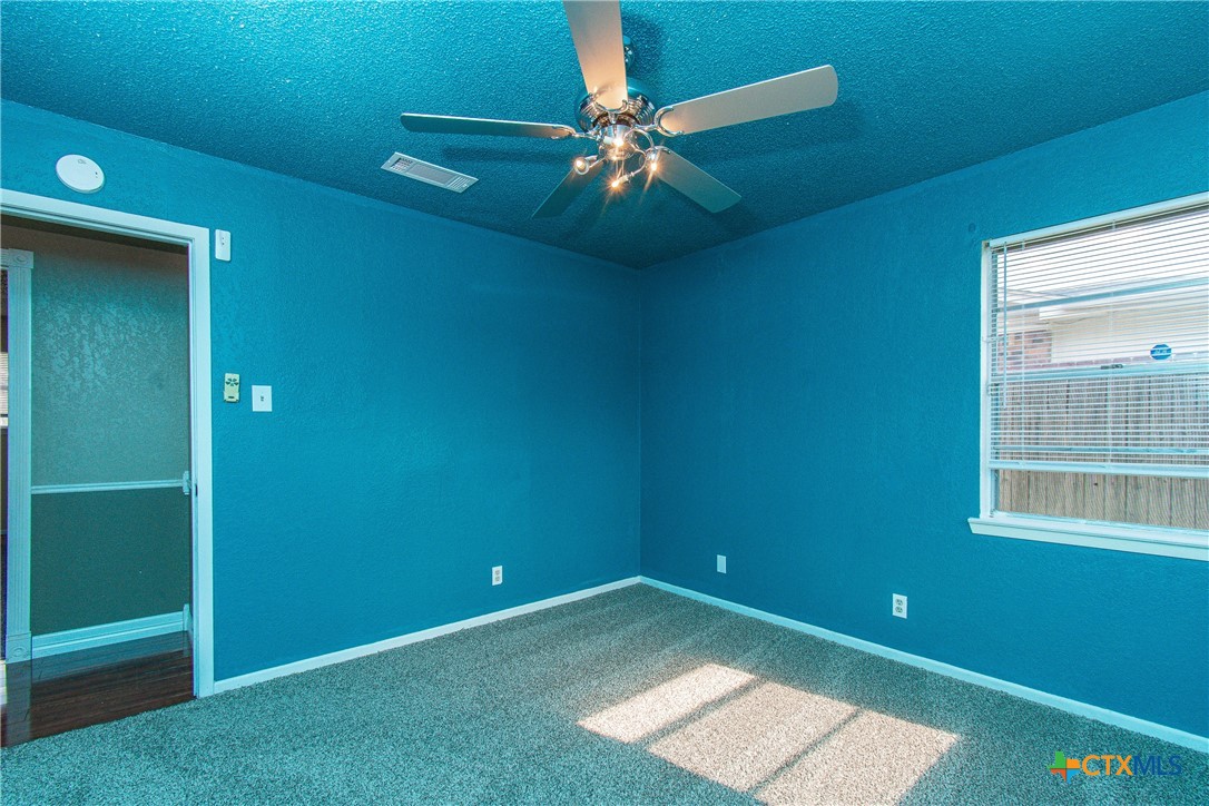 2001 Eisenhower Drive Property Photo 12