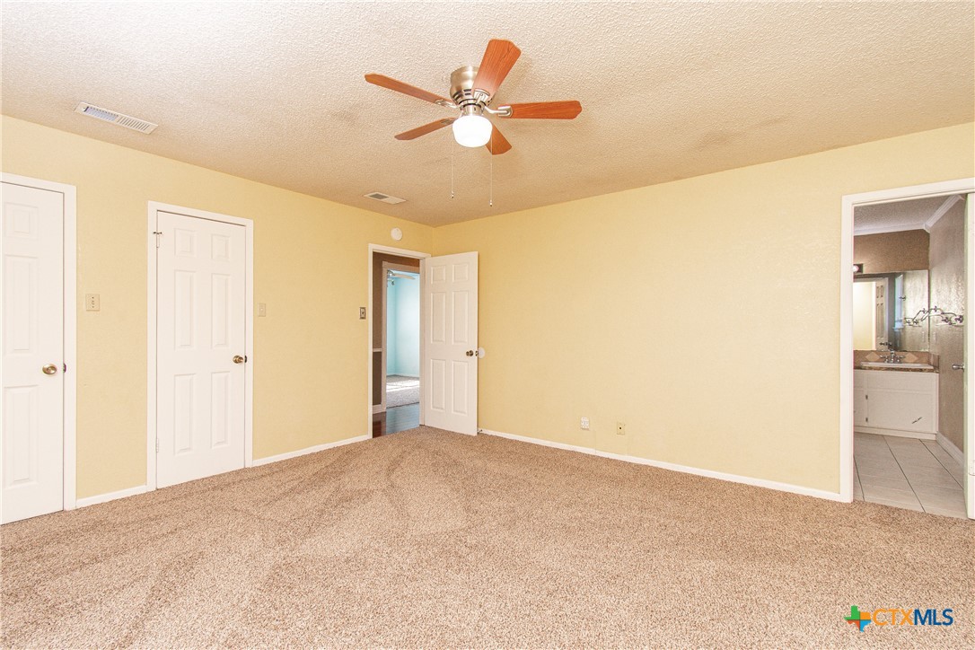 2001 Eisenhower Drive Property Photo 15