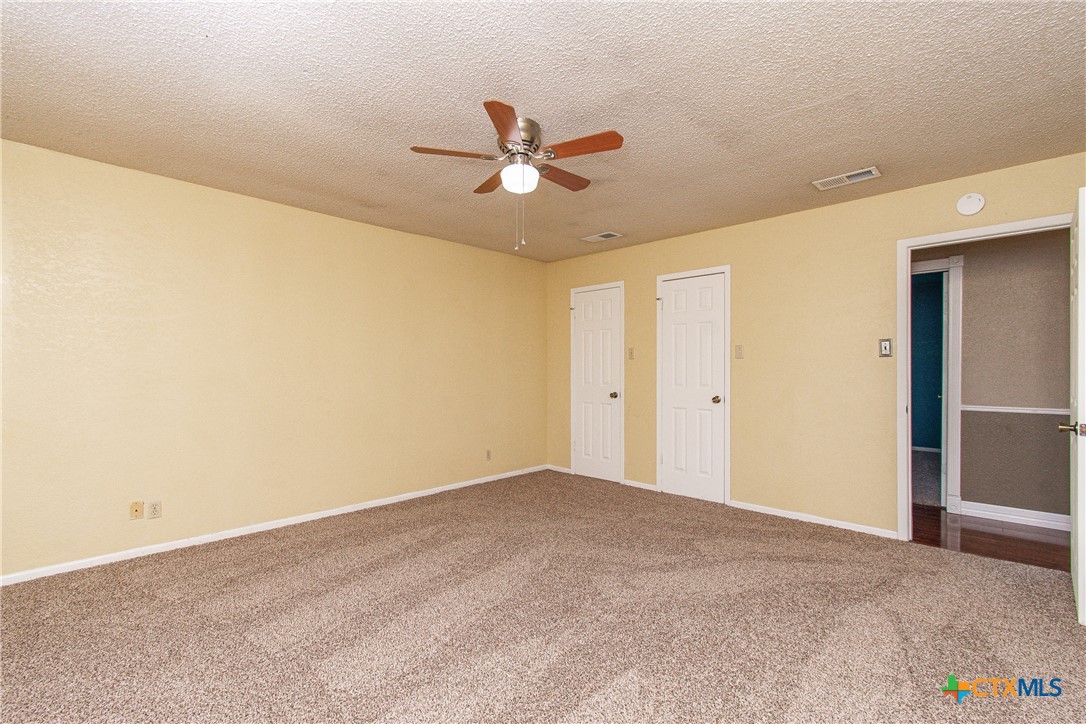2001 Eisenhower Drive Property Photo 16