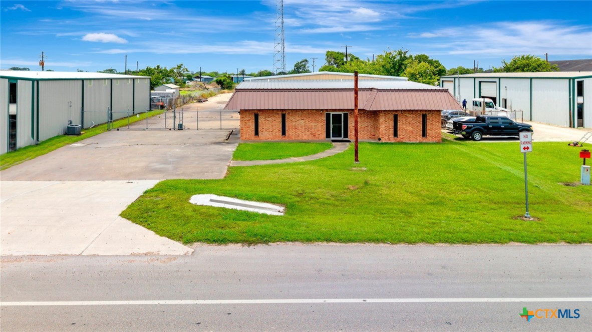 3305 Us Highway 59 Property Photo 1