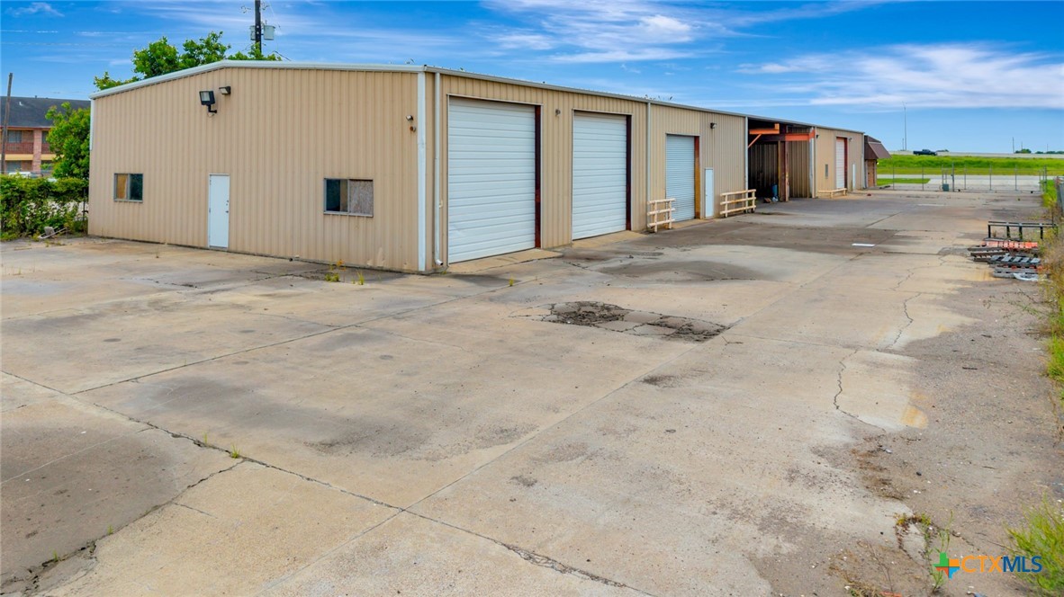 3305 Us Highway 59 Property Photo 4