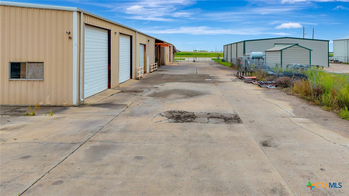 3305 Us Highway 59 Property Photo 5