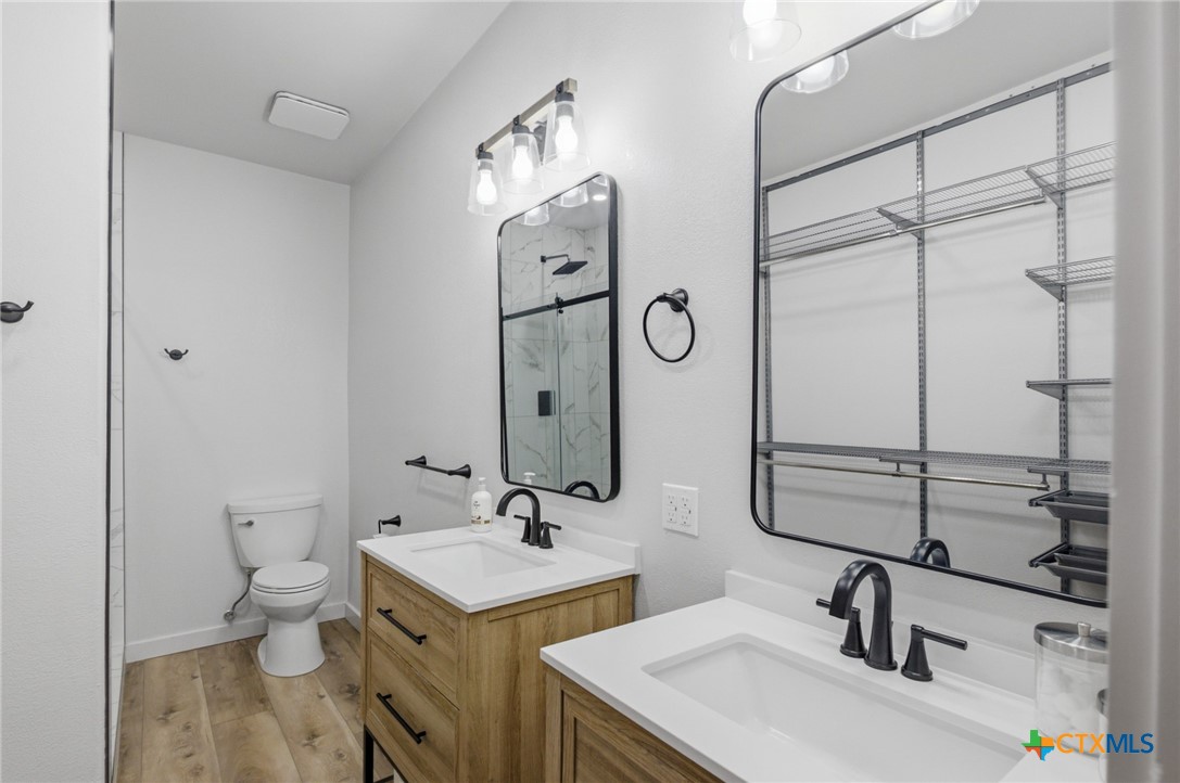 502 W Houston Avenue Property Photo 10