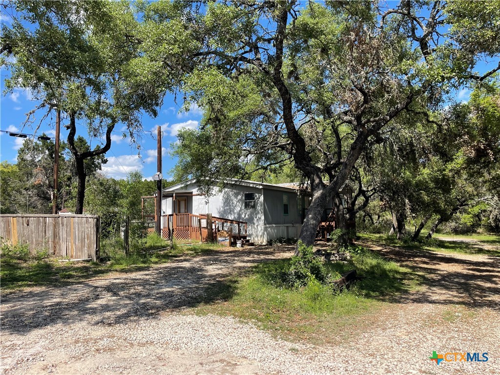 629 Buck Trail Property Photo 3